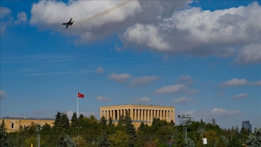 SOLOTÜRK, Anıtkabir semalarında çevre tanıma uçuşu yaptı