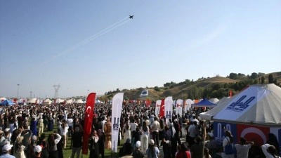 SOLOT&Uuml;RK, Malazgirt Zaferi'nin 955. yıl d&ouml;n&uuml;m&uuml; etkinliklerinde g&ouml;steri u&ccedil;uşu yaptı