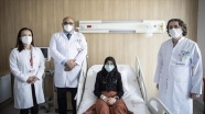 Solunum cihazına bağlı olan 15 yaşındaki Zeynep, akciğer nakliyle yaşama tutundu