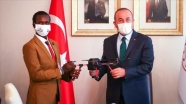 Somalili genç yetenek Abdi, Dışişleri Bakanı Çavuşoğlu&#039;nun desteğiyle Türkiye&#039;de eğitim alacak
