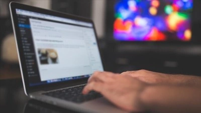 Sosyal medyada şiddet i&ccedil;eriklerinin paylaşımı saldırganların g&ouml;r&uuml;n&uuml;rl&uuml;k kazanma riskini artırıyor