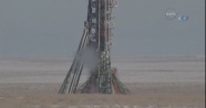 Soyuz uzay aracı 3 mürettebatla fırlatıldı