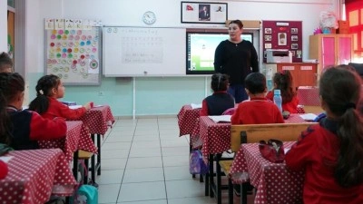 S&ouml;zleşmeli &ouml;ğretmenlik yapan eşlerin yer değiştirme başvuruları 12 Ağustos'ta başlayacak