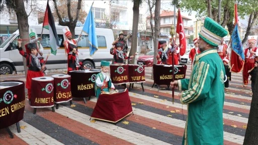 Isparta'da 3 kuşak aynı mehter takımında tarihi geleneği yaşatıyor