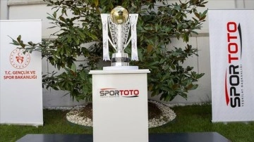  Süper Lig'in şampiyonluk kupası sergilendi