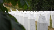 Srebrenitsa&#039;daki Potoçari Anıt Mezarlığı soykırım kurbanlarının defnedilmesiyle sessizliğe büründü