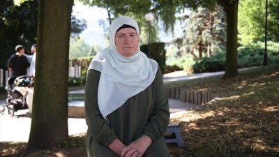 Srebrenitsa'daki soykırımda &ouml;ld&uuml;r&uuml;len Senad Jusic'in cenazesi abisinin yanına defnedilecek