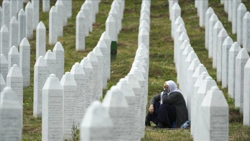 Srebrenitsa Soykırımı'nın 7 kurbanı bugün toprağa verilecek