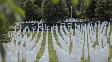 Srebrenitsa'da öldürülen yüzlerce kurbanın cesedine hala ulaşılamadı