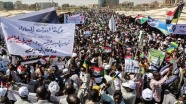 Sudan'da binlerce kişi nihai barış anlaşmasını kutladı
