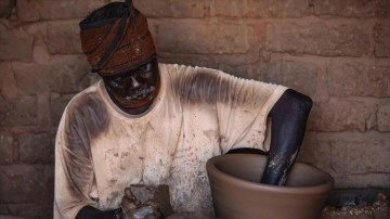 Sudan'da yoksulların buzdolabı, yolcuların sebili çömlek su küpü geleneği yaşatılıyor
