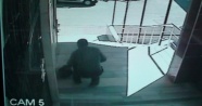 Sultanbeyli'de camiye giren hırsız projeksiyon cihazını çaldı