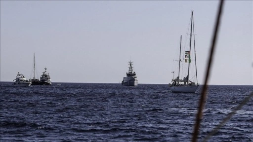 Sumud Filosu'nda su almaya başlayan teknenin yolcuları Türkiye tarafından tahliye edildi