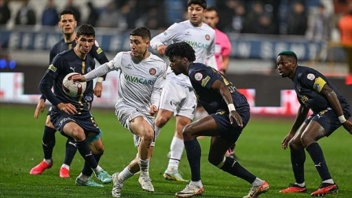 Süper Lig'de 'Haliç Derbisi' yarın oynanacak
