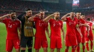 Süper Lig'deki 18 kulüpten UEFA'ya 'asker selamı' tepkisi