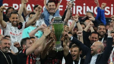S&uuml;per Lig'in yeni ekibi &Ccedil;orum FK'de 7 futbolcu ile yollar ayrıldı, 9 futbolcu takıma katıl