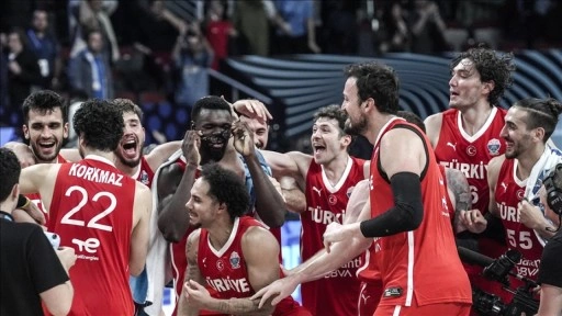 Süper Lig kulüpleri, A Milli Basketbol Takımı'nı kutladı