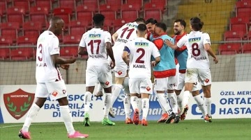 Süper Lig'de kalma mücadelesi veren Hatayspor "kader" maçına çıkacak