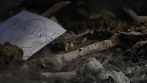 Suriye'de eski bir g&uuml;venlik merkezinde toplu mezar bulundu