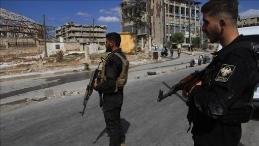 Suriye'de g&uuml;venlik g&uuml;&ccedil;lerine d&uuml;zenlenen silahlı saldırıda 4 g&ouml;revli yaralandı