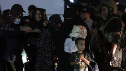 Suriye'de PKK/YPG işgalindeki Hol Kampı'ndan ilk Suriyeli aileler çıkmaya başladı