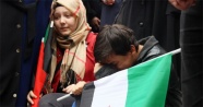 Suriyeli çocuğun gözyaşları, vatandaşları da ağlattı