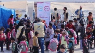 Suriyeli çocuklara kırtasiye yardımı yapıldı