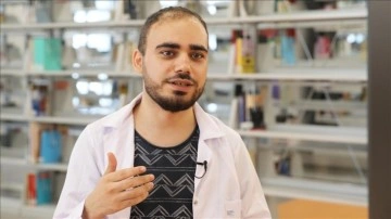 Suriyeli Emin Bereket kendisine kucak açan Türkiye'ye doktor olarak hizmet etmek istiyor