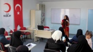 Suriyeliler ve Türk vatandaşlar toplum merkezlerinde sosyalleşiyor