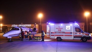 Suudi Arabistan'da rahatsızlanan 2 Türk vatandaşı ambulans uçakla İstanbul'a getirildi