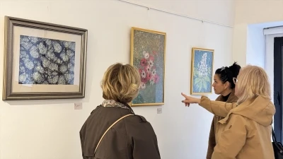 'Suya Yazılan' ebru sergisi Bağımsız Sanat Vakfı'nda a&ccedil;ıldı