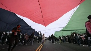 Sydney Üniversitesi kampüsünde öğrenciler İsrail'in Gazze'ye saldırılarını protesto etti