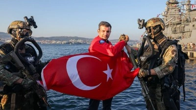 T3 Vakfı M&uuml;tevelli Heyeti Başkanı Sel&ccedil;uk Bayraktar, SAT ve SAS komandolarıyla bir araya geldi