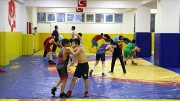 Taha Akgül'ü güreşe kazandıran kulüpte yeni şampiyonlar yetişiyor