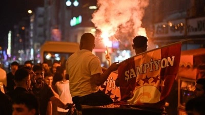 Taraftarlar, Galatasaray&rsquo;ın şampiyonluğunu kutluyor