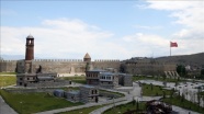 Tarih kokan Erzurum&#039;un asırlık yapıları millet bahçesiyle gün yüzüne çıkıyor