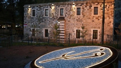 Tarih ve doğayla iç içe Horhor Cami, restorasyonun ardından cemaatiyle buluştu