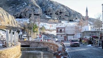 Tarihi Sille Mahallesi her mevsim ayrı güzelliğe bürünüyor