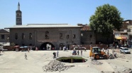 Tarihi Ulu Cami'ye çevre düzenlemesi yapılıyor