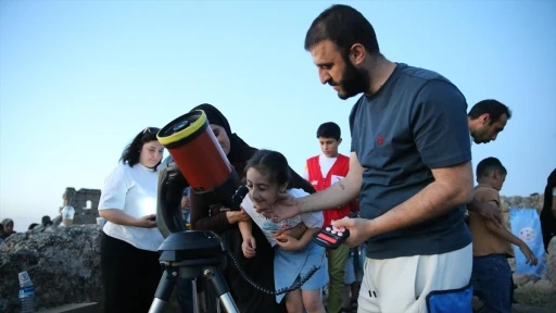 Tarihi Zerzevan Kalesi'nde 'Yıldızlar Altında Bilim ve Sanat' etkinliği düzenlendi