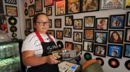 'Taş Plak Kahvecisi' müşterilerini geçmişte yolculuğa çıkarıyor