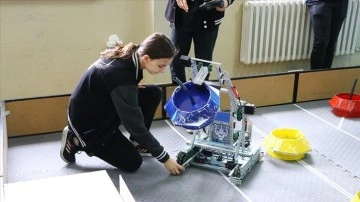Tasarladıkları robotla Türkiye şampiyonu olan öğrencilerin hedefi dünya şampiyonluğu