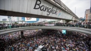 Tayland'da protestocular olağanüstü halin kaldırılması için mahkemeye başvurdu