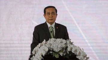 Tayland'da Başbakan Prayuth, görev süresi kararı netleşinceye kadar koltuğunu devredecek