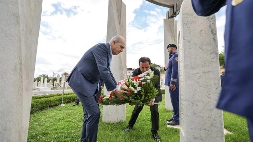 TBMM Başkanı Kurtulmuş, Aliya İzetbegoviç'in kabrini ziyaret etti