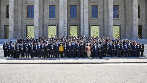 TBMM Başkanı Kurtulmuş, Meclis'te gençleri ağırladı