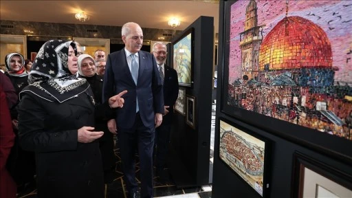 TBMM Başkanı Kurtulmuş, Meclis'teki ‘Hilalin Işığında’ sergisini gezdi