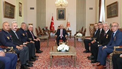 TBMM Başkanı Kurtulmuş'tan 15 Temmuz gazilerine 'Teşekk&uuml;r Beratı' takdimi