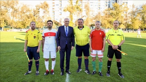 TBMM Başkanı Kurtulmuş, Türkiye ve Macaristan parlamenterleri arasındaki dostluk maçını izledi