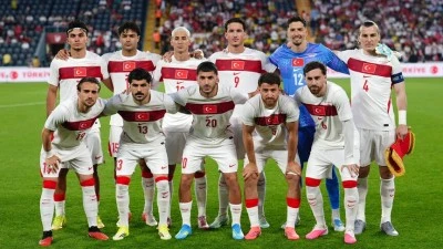 TBMM Başkanı Kurtulmuş ve Cumhurbaşkanı Yardımcısı Yılmaz, A Milli Futbol Takımı'na başarı dile